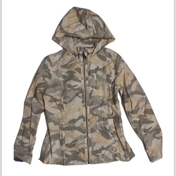 Tommy Hilfiger Light Jacket - Picture 1 of 8